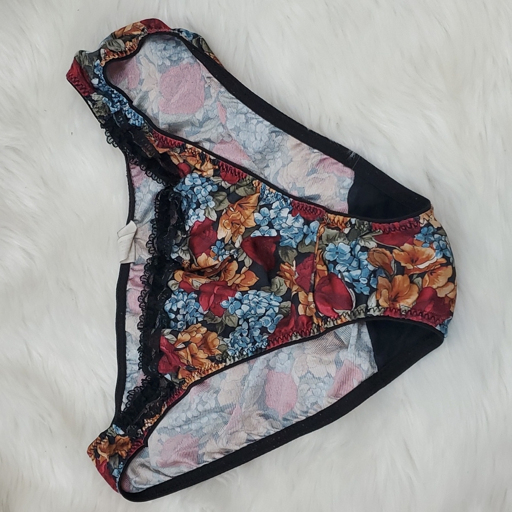Vintage Self Expressions floral underwear panties size L?